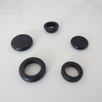 Set of 10 Cable Grommets - Mixed Pack